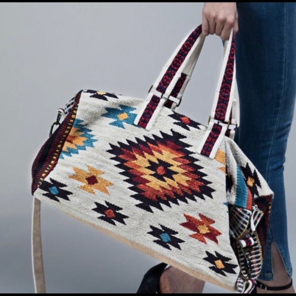 The CUALLI Aztec Inspired Print Weekender - Picture 4 of 7